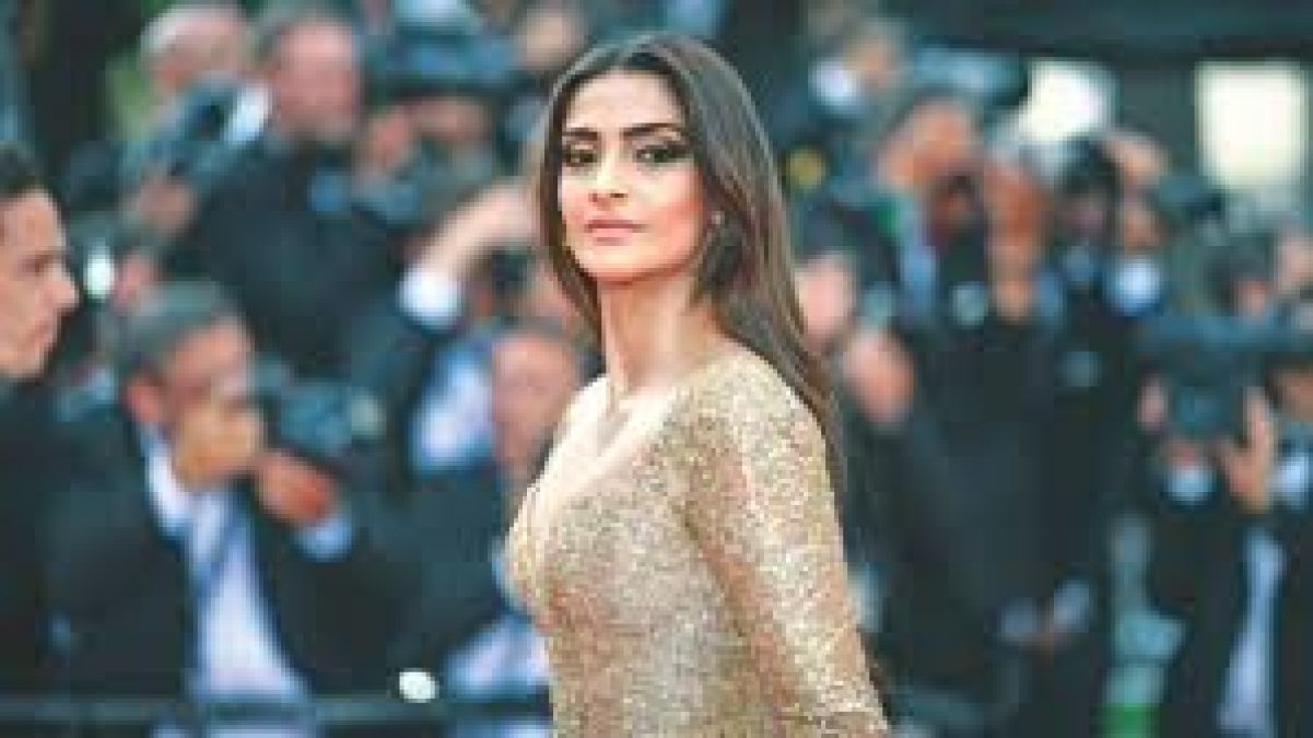 Sonam Kapoor gave advise on dealing with online trolling