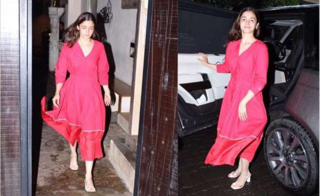 Alia Bhatt's sandals are more expensive than her iPhone, the price will blow your senses