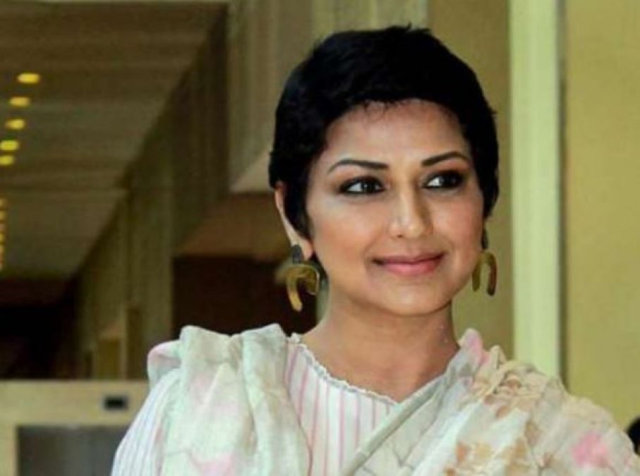 Sonali Bendre was seen in her old style after winning her battle with cancer