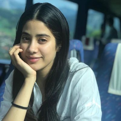Janhvi Kapoor with friends wins hearts of fans by sharing tours, videos and photos