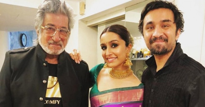 Shakti Kapoor shared picture of his son, user asked where was he so far?
