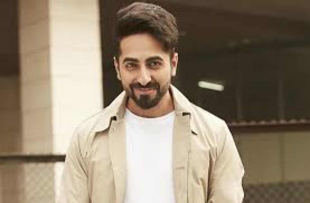 Ayushman arrives in lord Shiva's city Kashi, will shoot this new film