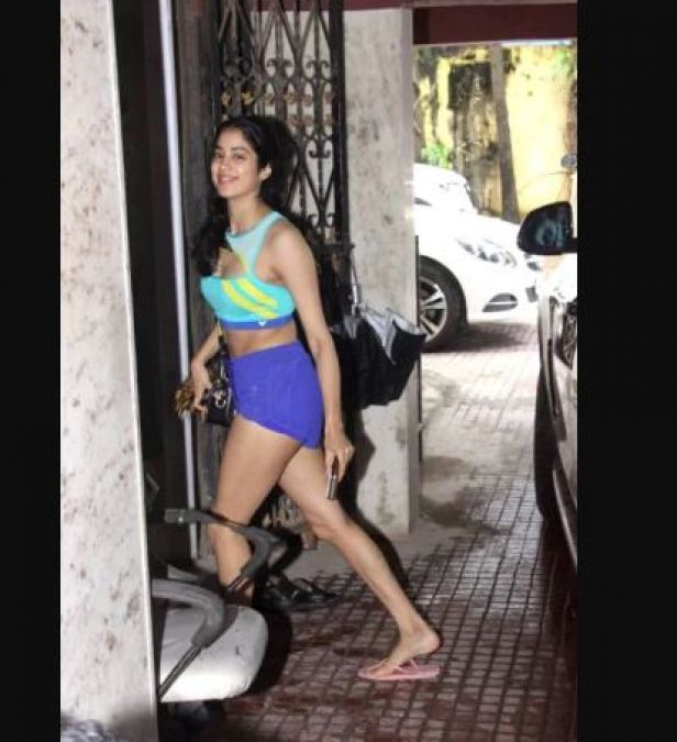 Janhvi Kapoor once again gave fitness goals, see her viral look outside gym
