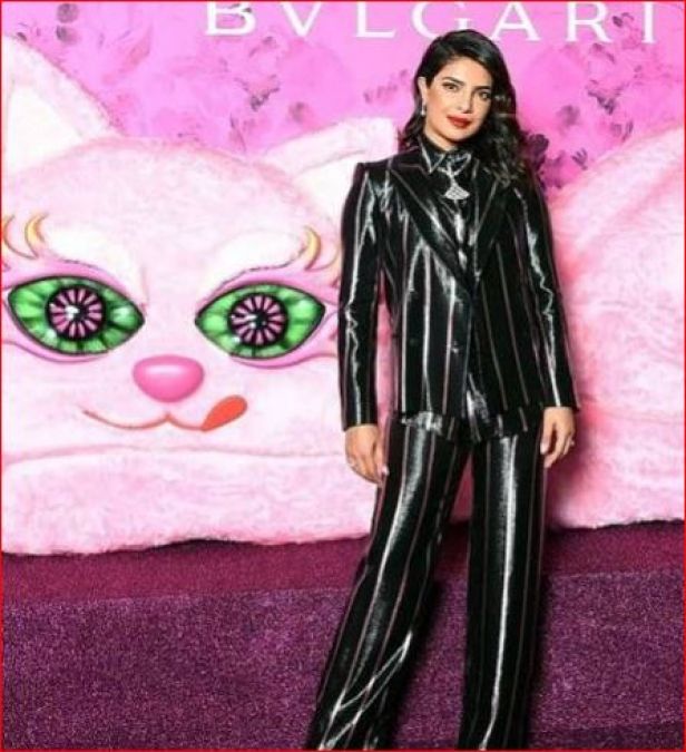 Priyanka looked something like this on the 20th anniversary of an International magazine