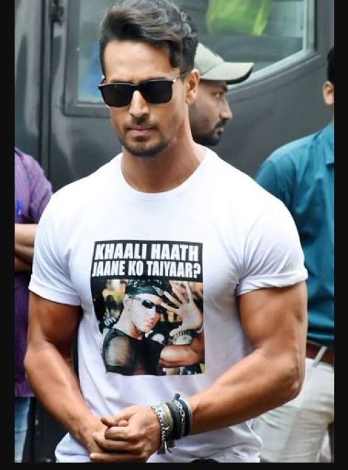 T-shirt 'war' is not stopping, now Tiger made fun of Hrithik