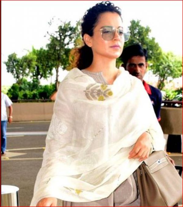 Kangana Ranaut appeared in a simple look with a bag of lakhs