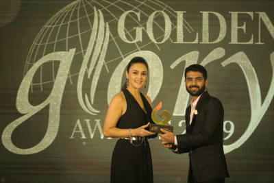साहिल रोहिरा को गोल्डन ग्लोरी अवार्ड्स 2019 में अभिनेत्री प्रीति जिंटा द्वारा यंग इमर्जिंग फ़ोटोग्राफ़र ऑफ़ द ईयर पुरस्कार से सम्मानित किया गया