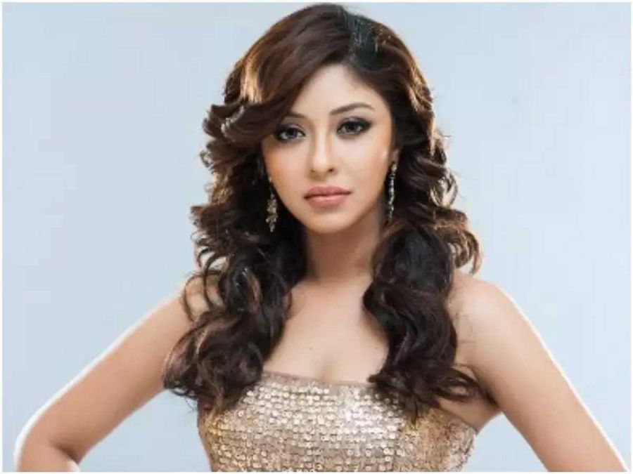 Payal Ghosh receives death threat, demands Y-category security from Governor