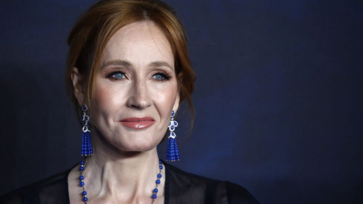 JK Rowling shares this video to prevent corona virus-like symptoms