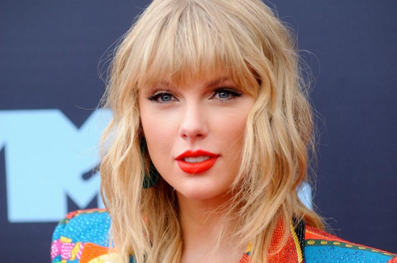 Singer Taylor Swift makes this big decision regarding live events