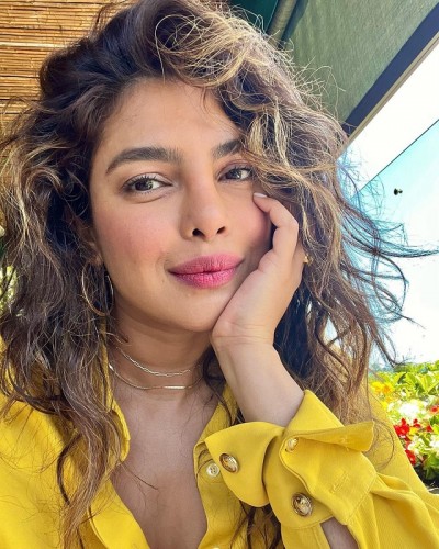 Priyanka celebrated Easter with her husband, fans asked - where is the daughter?