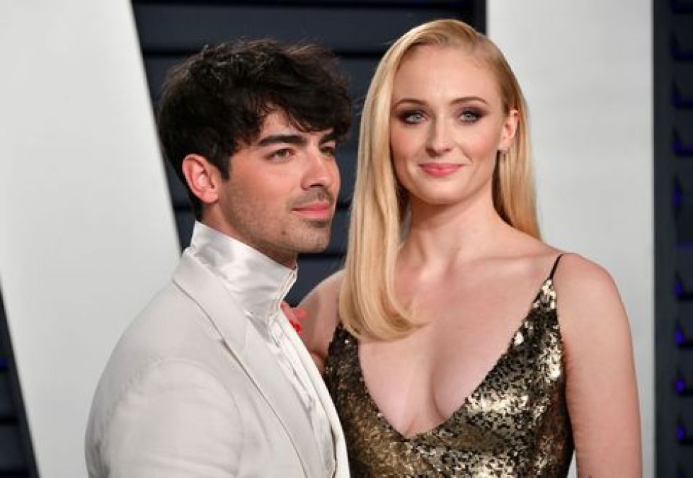 Joe Jonas' Chicken Tikka Masala Treat for Wife Sophie Turner