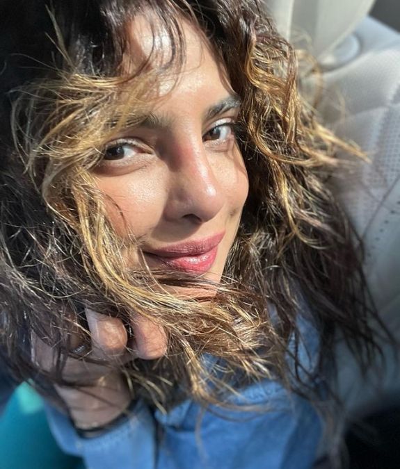 Picture of Priyanka in scattered hair went viral on social media.