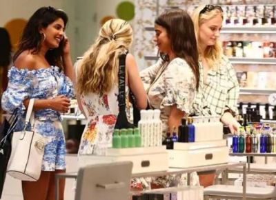 Priyanka was seen shopping with Jethani Sophie Turner, the beautiful look took millions of hearts!