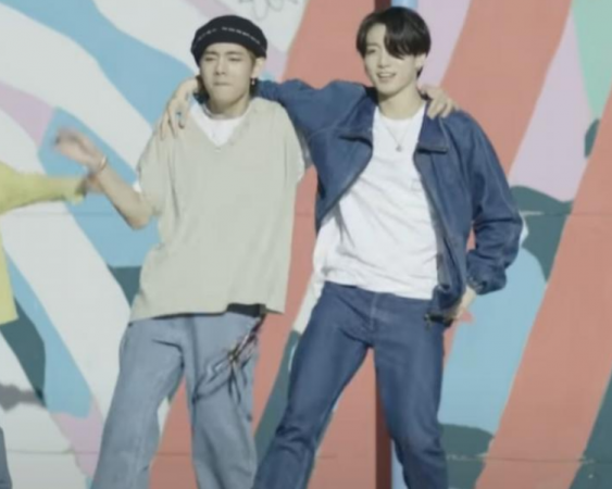 Jemin and Jin recreate MJ's iconic hook steps