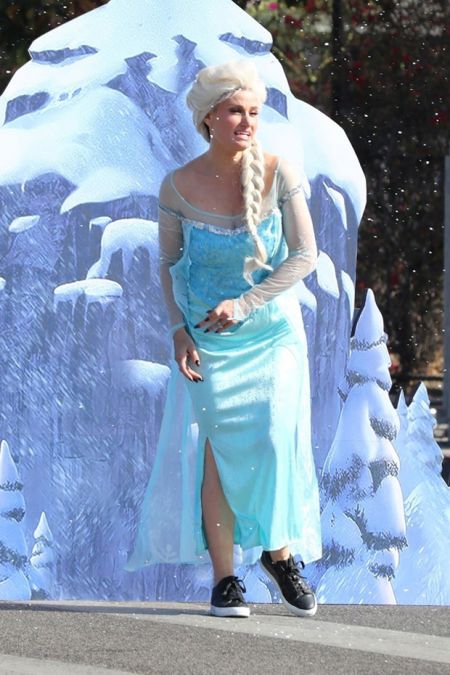 Kristen Bell inspired from 'Frozen' characters