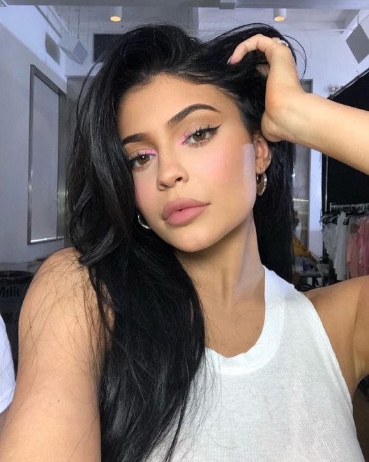 A kiss changed Kylie Jenner's fate, today is the mistress of billions