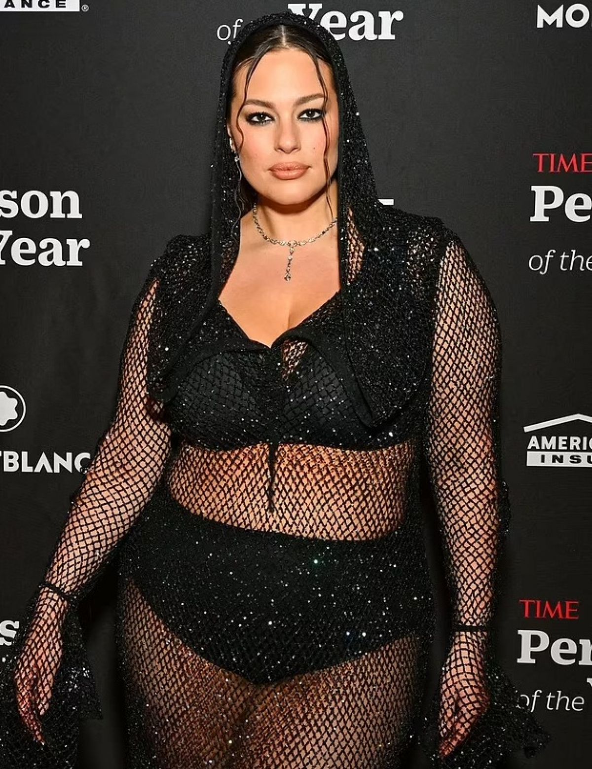 ASHLEY GRAHAM ने जालीदार ड्रेस में लगाई आग, फैंस भी हो गए हैरान