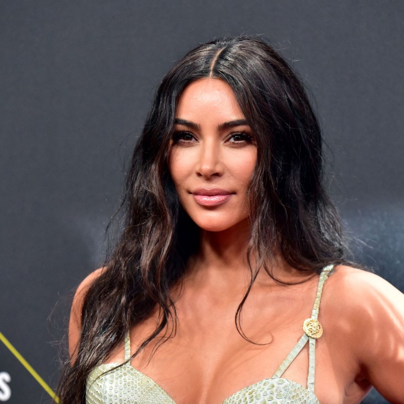 Kim Kardashian once again came into the limelight by sharing pictures of People's Choice Award