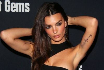 This Hollywood actress writes offensive words on arm against Harvey Weinstein