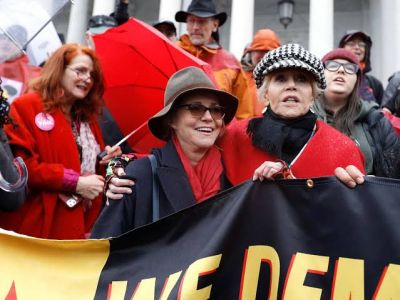 This famous Hollywood actress arrested during Jane Fonda's climate protest