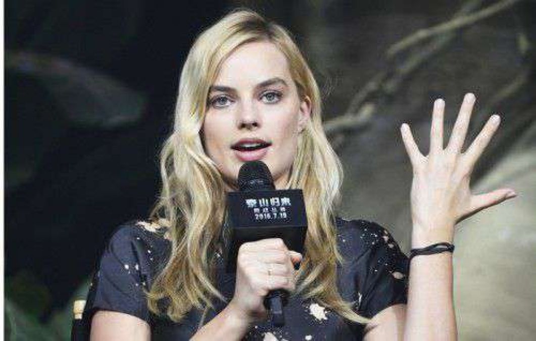 Margot Robbie Says Sexual Harassment Issue Not for Women to Solve