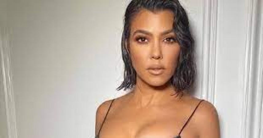 Kourtney Kardashian in discussions by sharing the video of sunset on beach