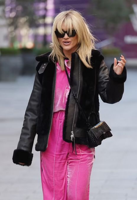 Ashley Roberts spotted in a black jacket with a pink dress, looked gorgeous