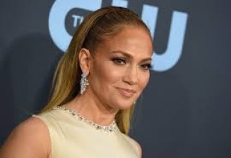 Jennifer Lopez to be seen the film 'The Mother'