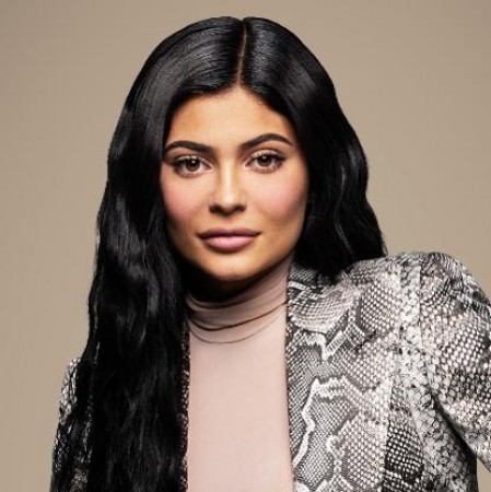 Kylie Jenner shares new pictures on her Instagram, See here