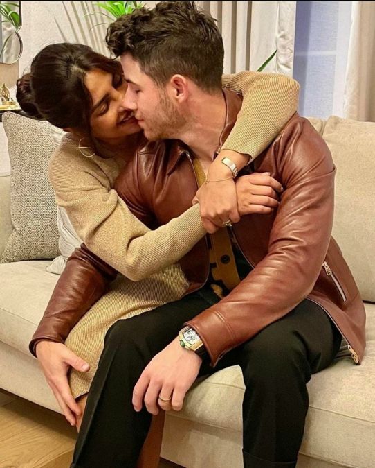 Priyanka and Nick welcome New Year in a very romantic manner