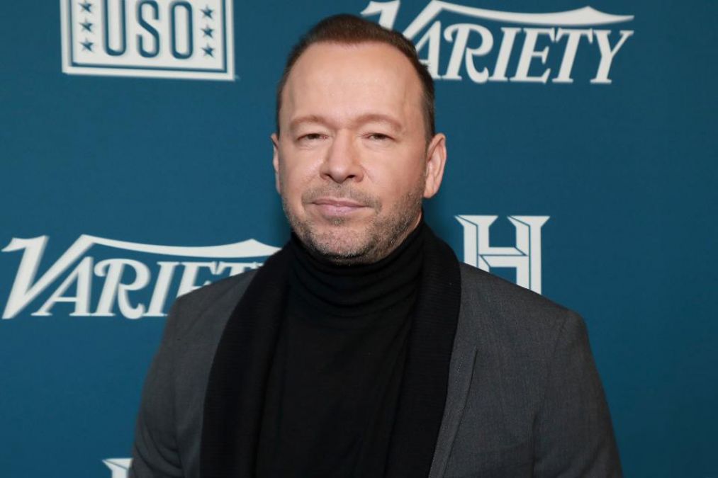 Donnie Wahlberg gives huge tip on New Year, waitress' senses blew away