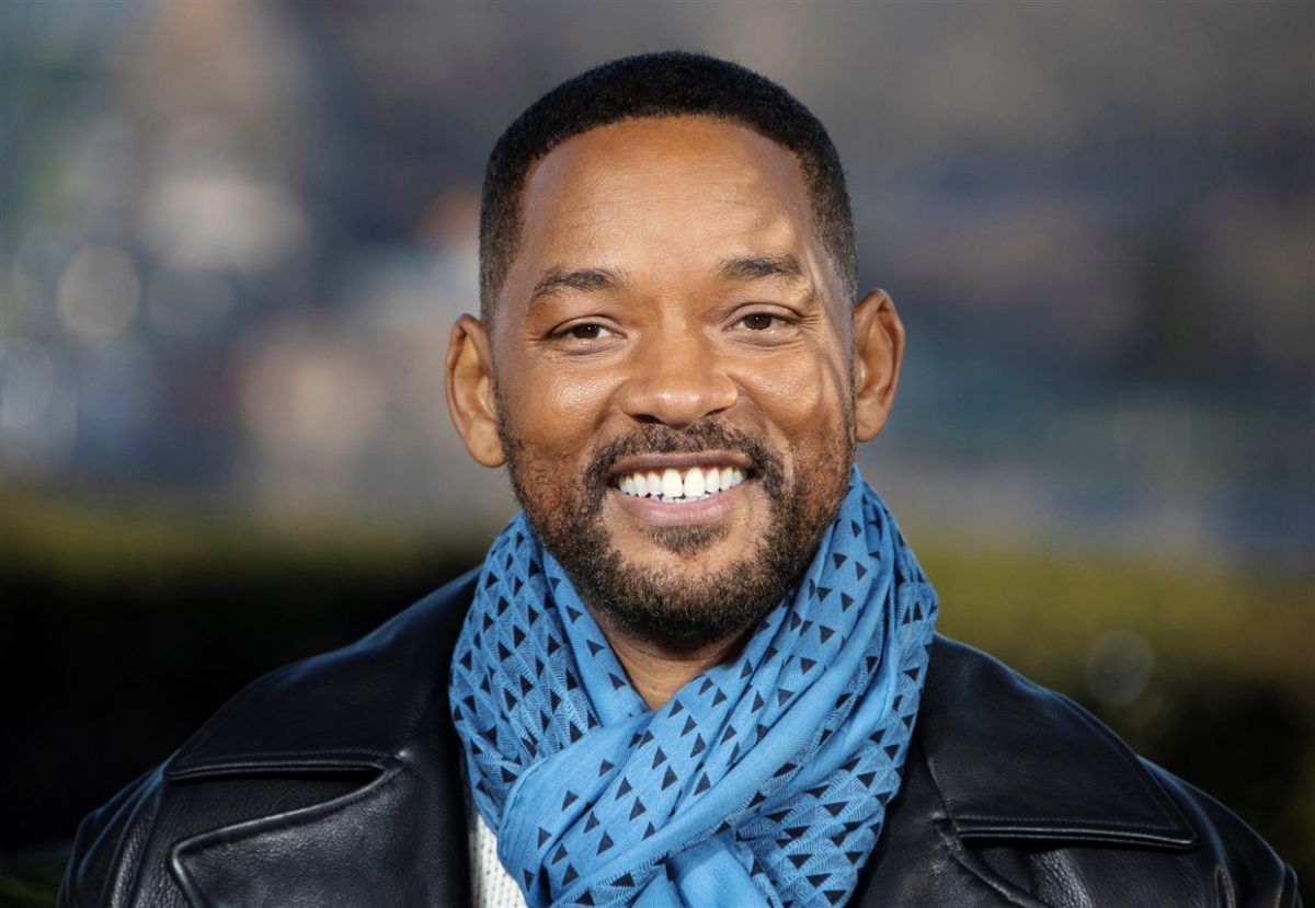 Will Smith gives wonderful gift to a retiring receptionist, actor gets such reaction