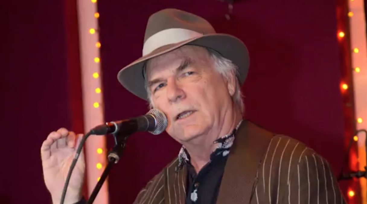 Singer David Olney passed away, takes last breath on stage at age of 71