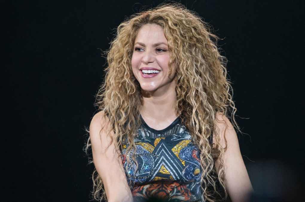 Everyone is fan of Shakira's performances, this song got 10 million downloads