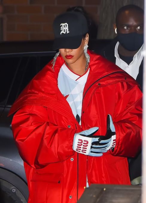 Rihanna spotted on dinner date with boyfriend
