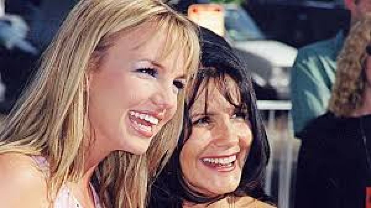 Britney Spears' mother pleads for protection of daughter
