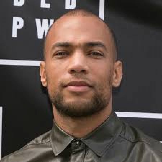 Actor Kendrick Sampson gets injured during performance