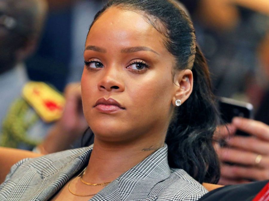Famous singer Rihanna closes her company for three days