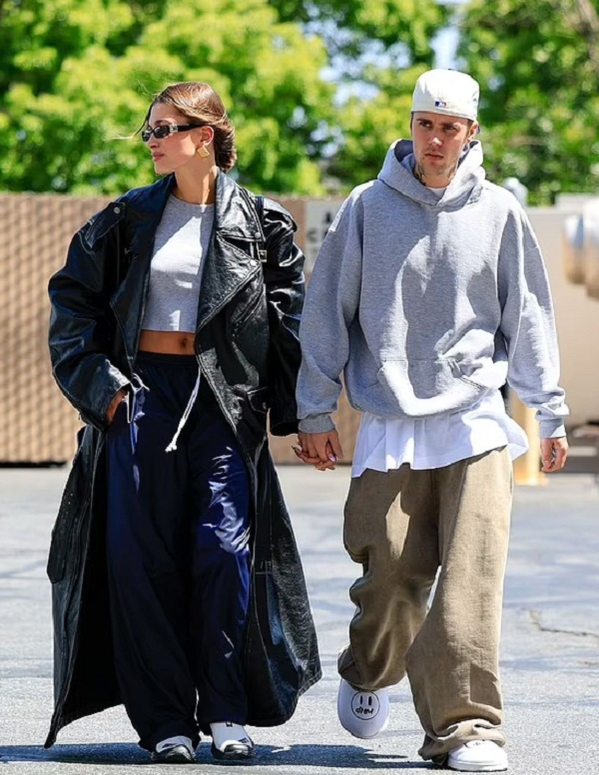 Justin Bieber seen with his wife holding hands