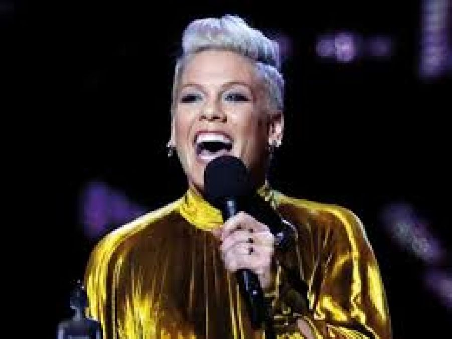 Singer Pink suffers panic attacks when her son found corona infected