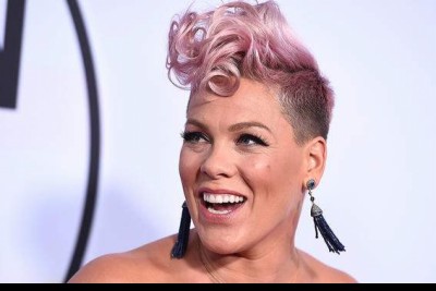 Singer Pink suffers panic attacks when her son found corona infected