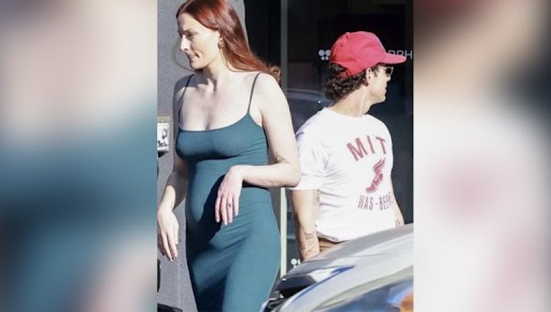 Sophie Turner flaunting baby bump in bikini