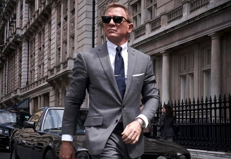 Fans of James Bond urges to postpone film's release date