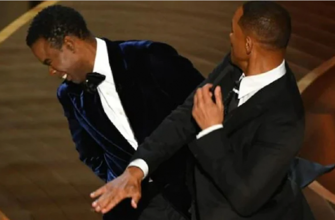 VIDEO: Oscars के मंच पर हुआ बवाल विल स्मिथ ने क्रिस रॉक को मारा मुक्का, जानिए क्या है मामला
