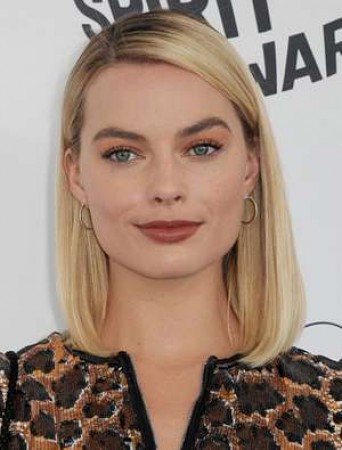 Actress Margot Robbie to take banjo learning class from this singer