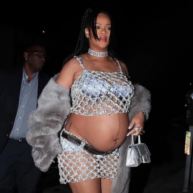 Rihanna wreaked havoc on beauty even in the last phase of pregnancy.