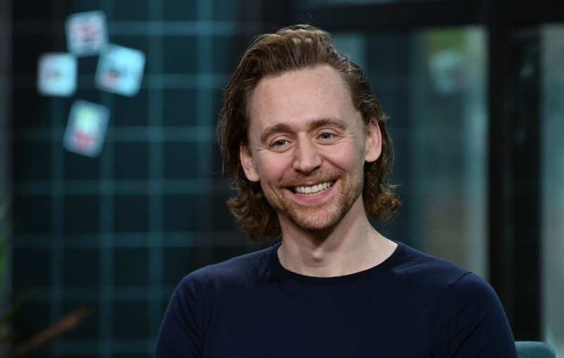 Know interesting facts about Tom Hiddleston's love life