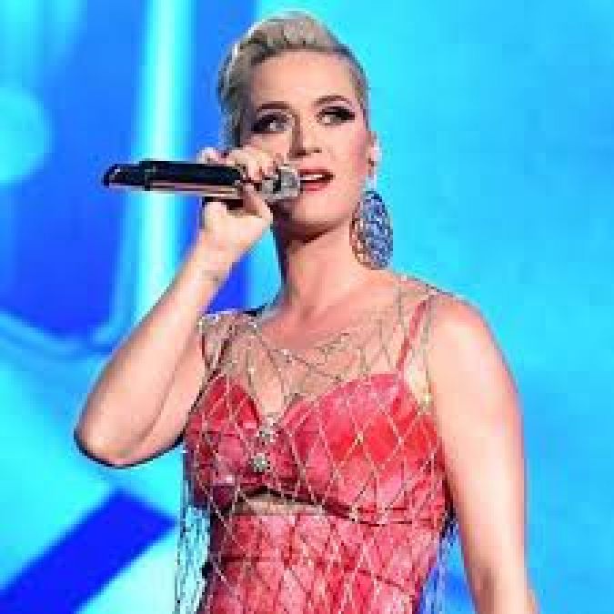 Katy Perry releases her new music video