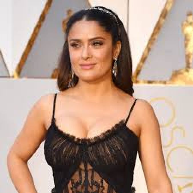 Actress Salma Hayek shared this amazing picture